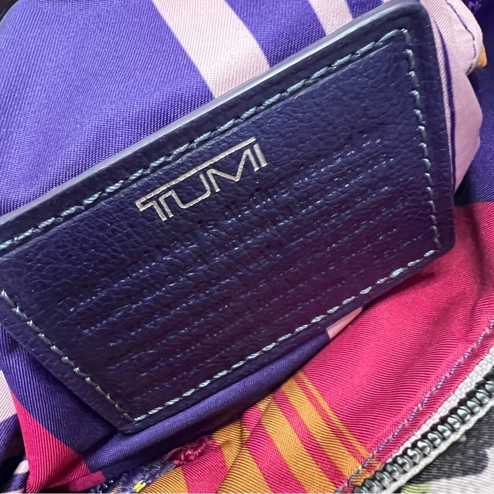 TUMI Floral Print Crossbody Bag Nylon Adjustable Strap Travel Shoulder Bag - Picture 8 of 13